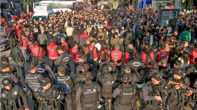 diyarbakirda-kayyum-protestosu.jpg